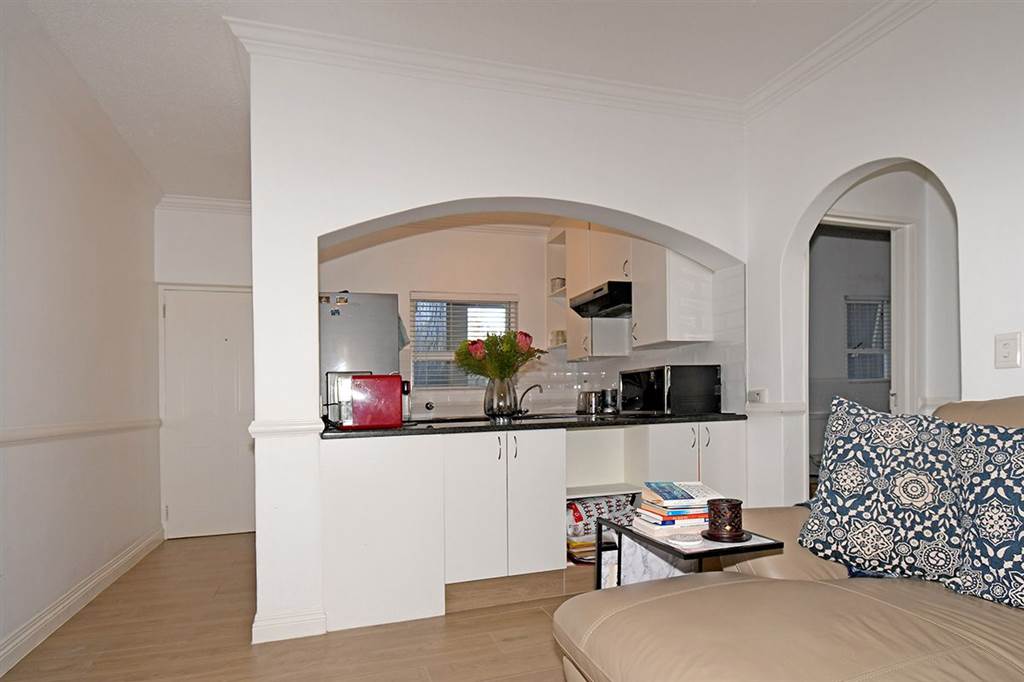 1 Bed Apartment in Morningside photo number 9