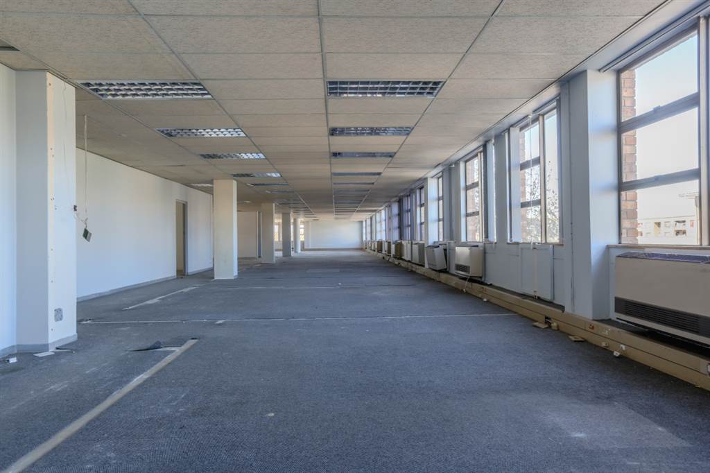1043  m² Office Space in Bellville Central photo number 12