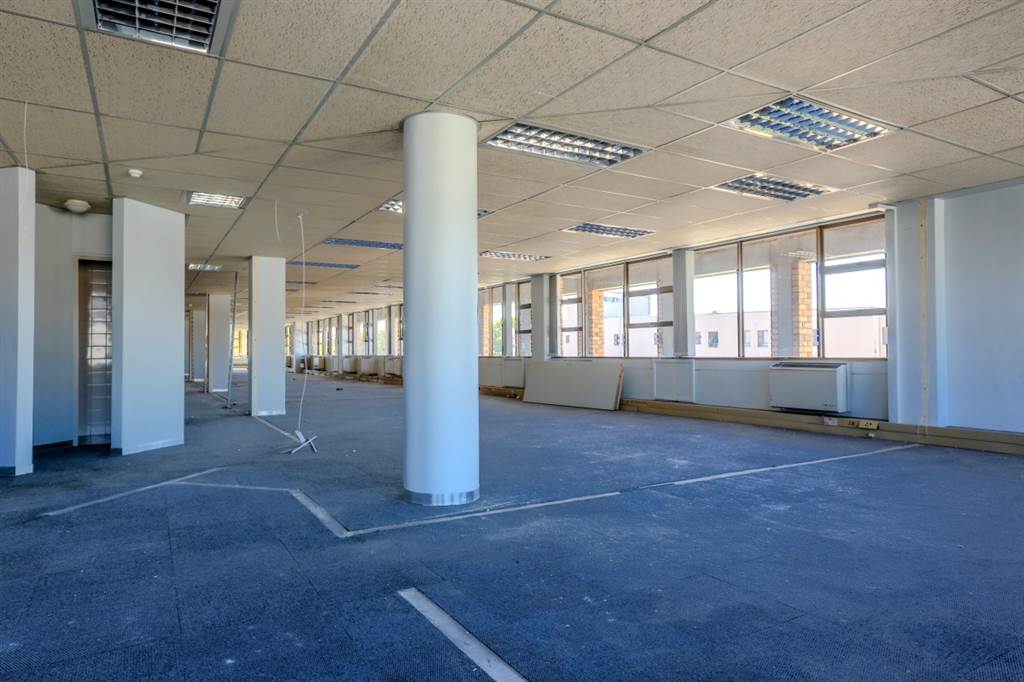 1043  m² Office Space in Bellville Central photo number 7
