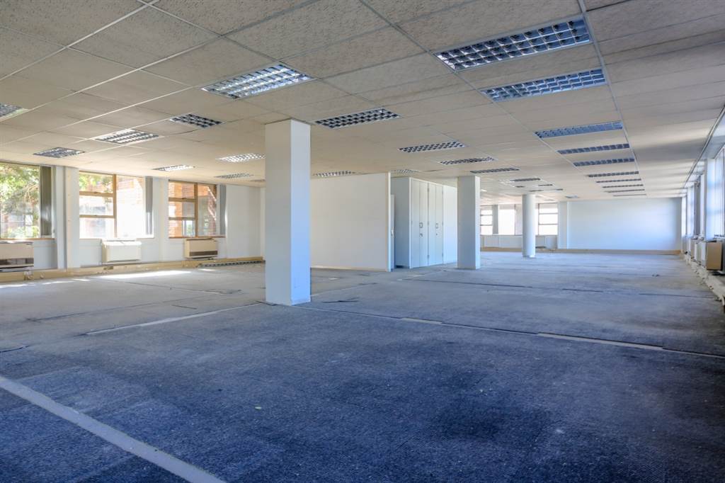 1043  m² Office Space in Bellville Central photo number 6