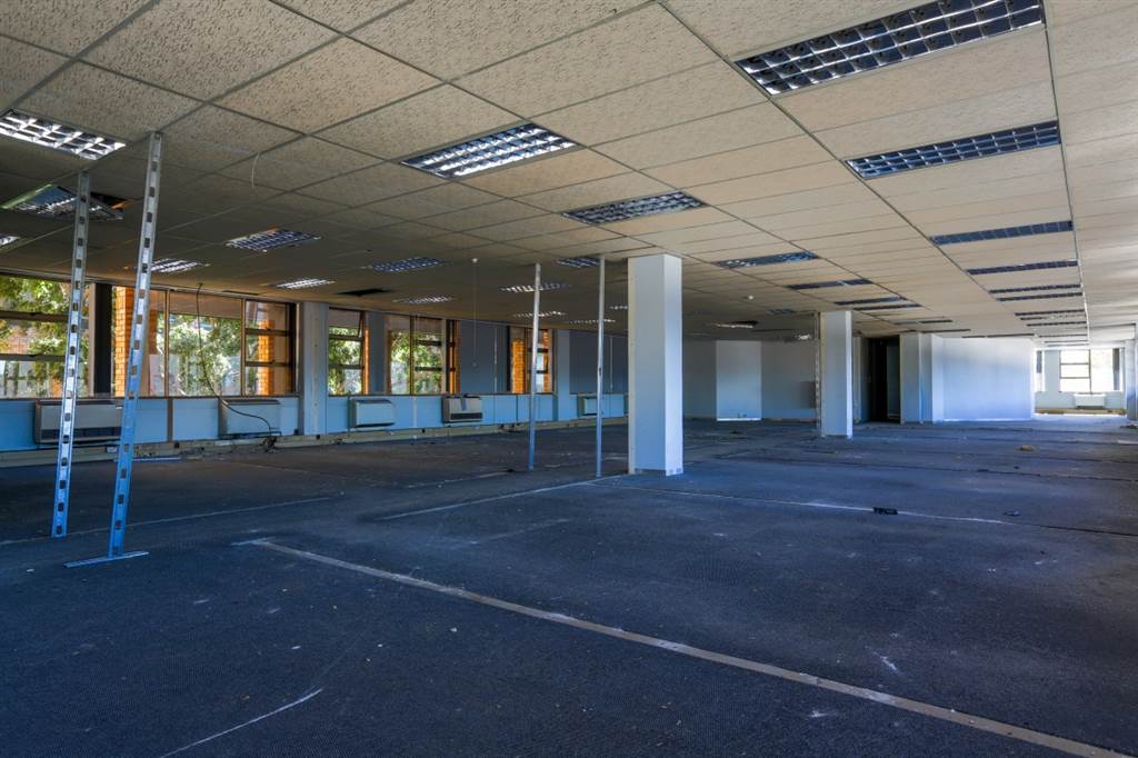 1043  m² Office Space in Bellville Central photo number 10