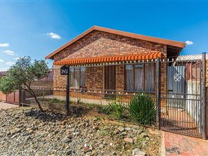 3 Bed House in Dobsonville