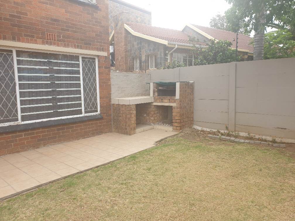 1 Bed Apartment in Edendale photo number 2