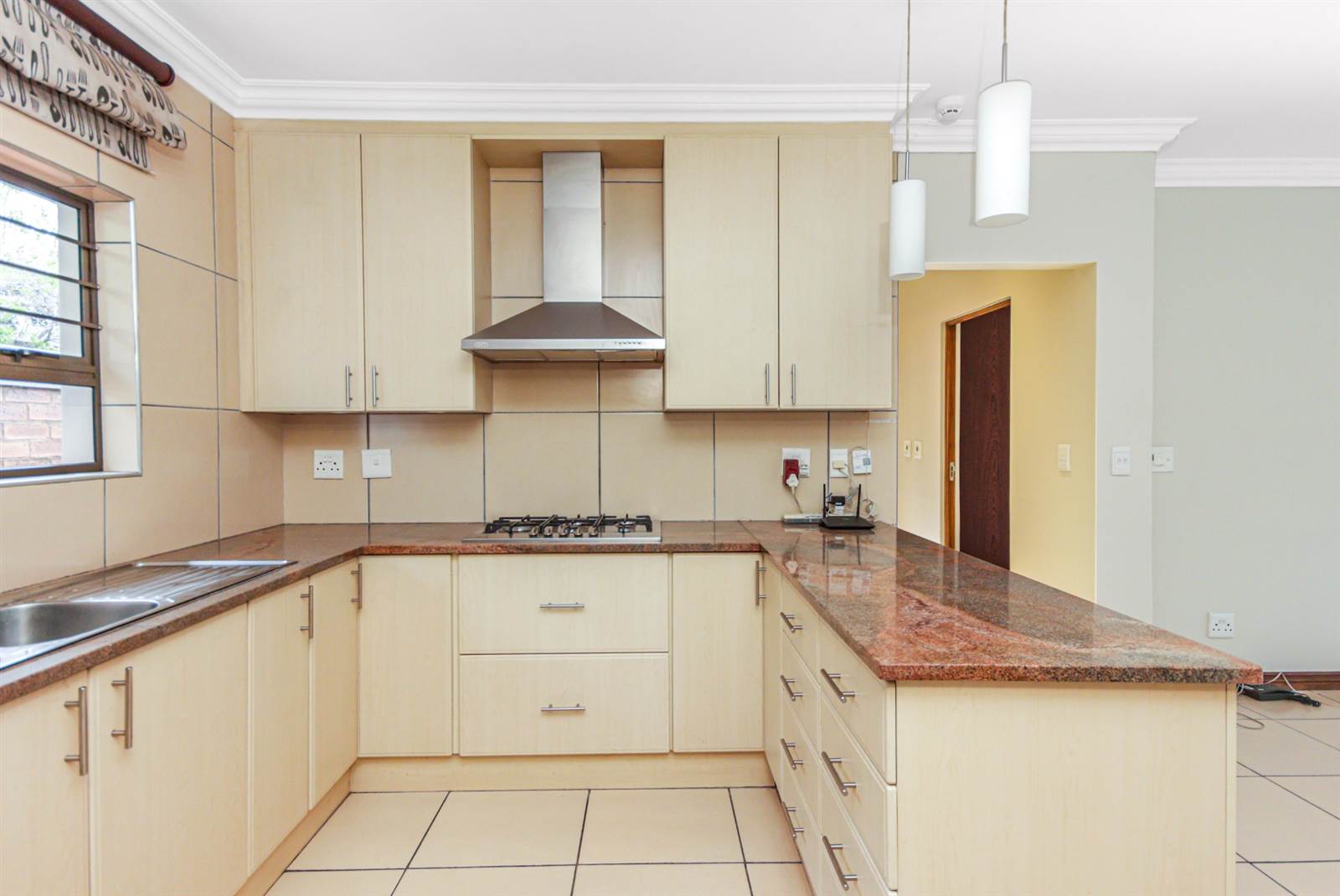 2 Bed Simplex in Douglasdale photo number 7