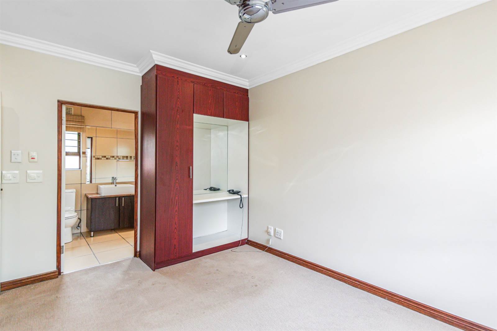 2 Bed Simplex in Douglasdale photo number 20