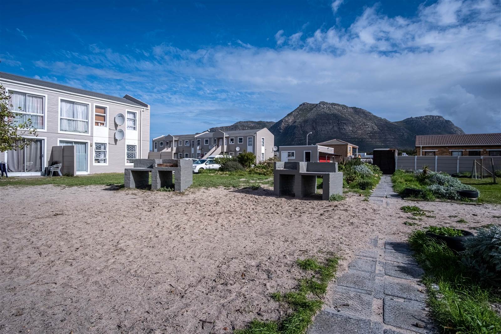2 Bed Apartment in Muizenberg photo number 20