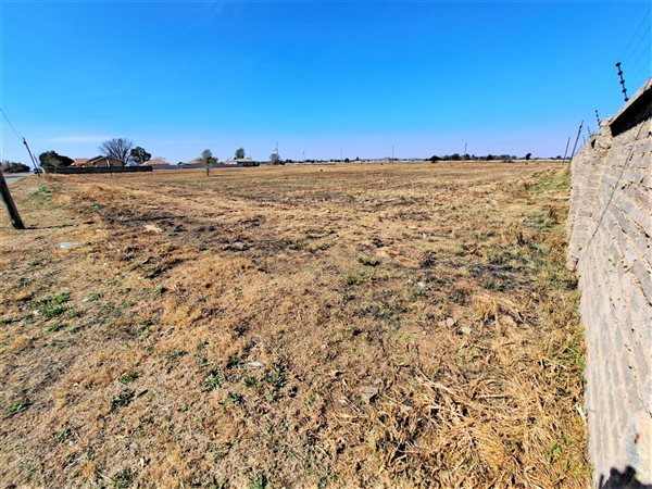 1.4 ha Land available in Riversdale