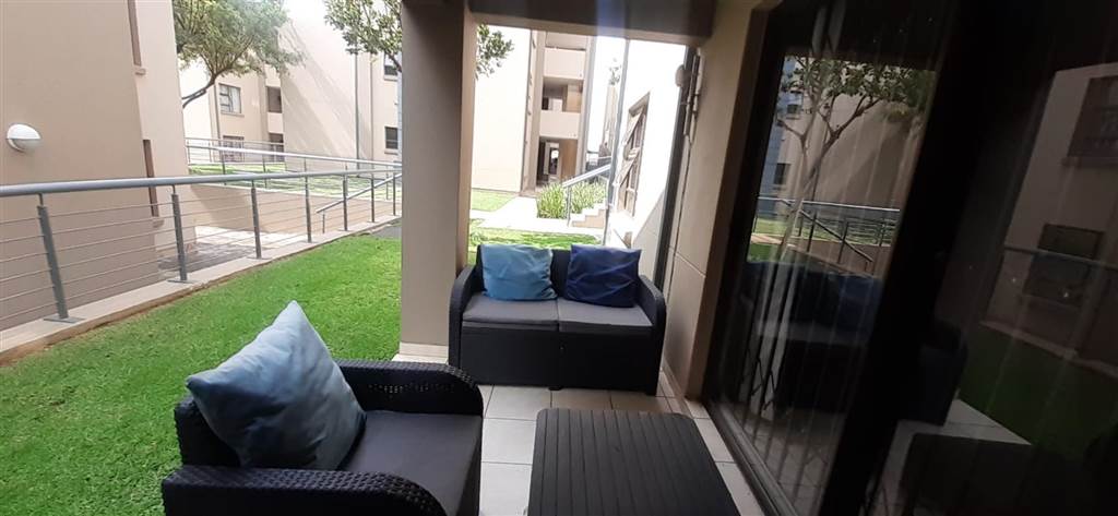 3 Bed Apartment in Ruimsig photo number 21
