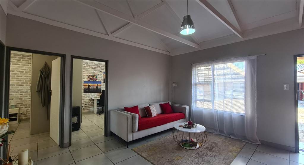 2 Bed Simplex in Potchefstroom Central photo number 4