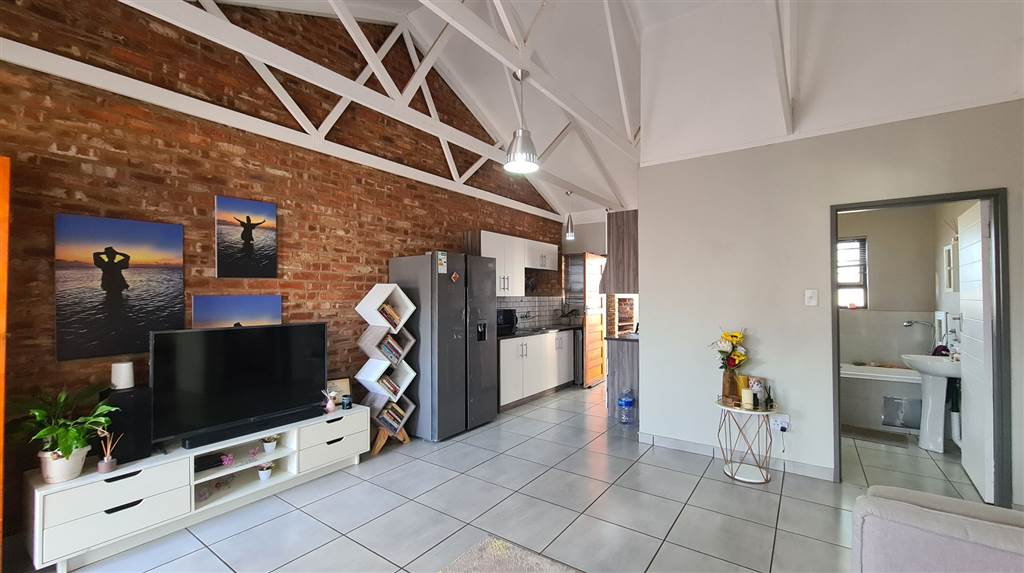 2 Bed Simplex in Potchefstroom Central photo number 6