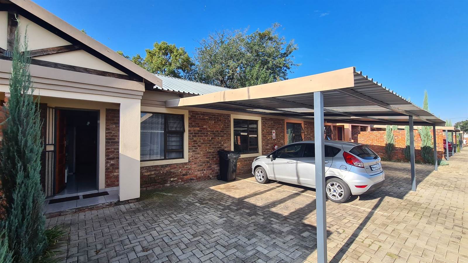 2 Bed Simplex in Potchefstroom Central photo number 20