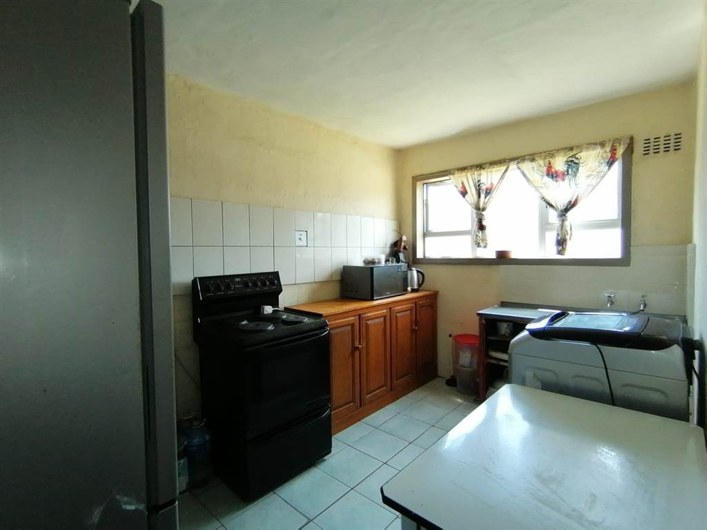 2 Bed Apartment in Austerville photo number 10