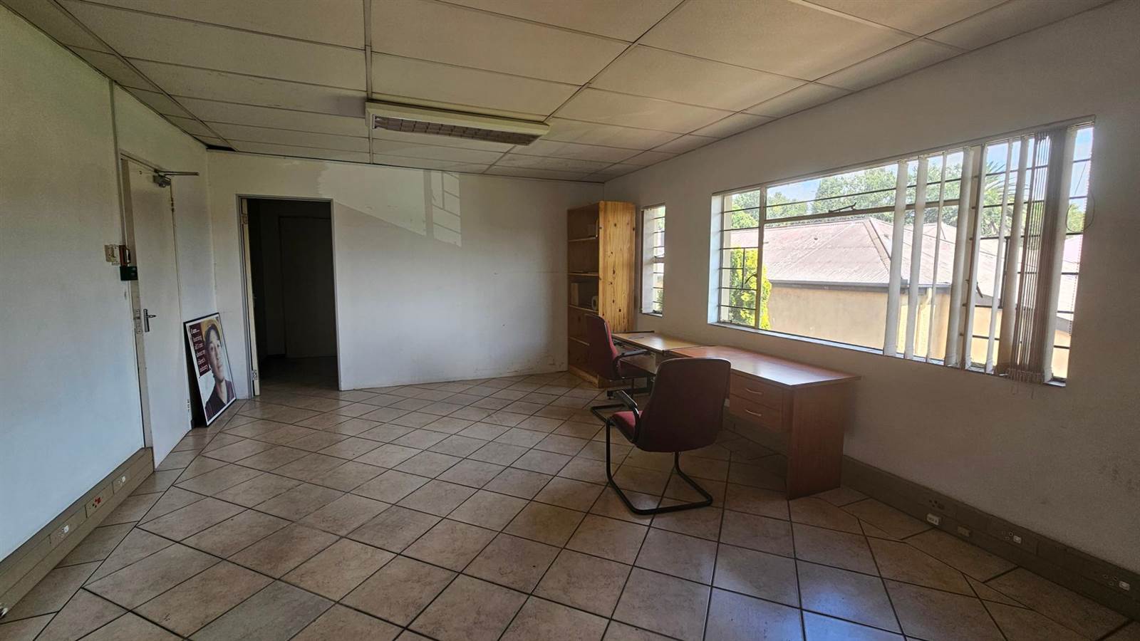 1070  m² Office Space in Middelburg Central photo number 8