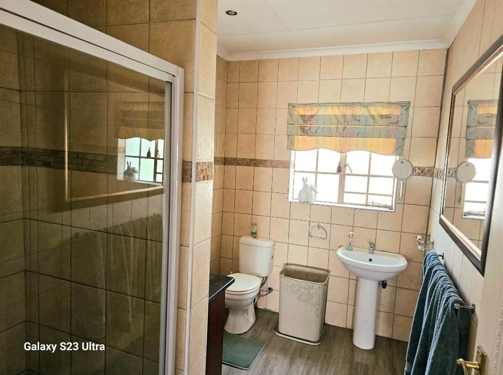 4 Bed House in Rustenburg photo number 6