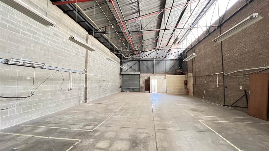 103  m² Industrial space in Selby photo number 1
