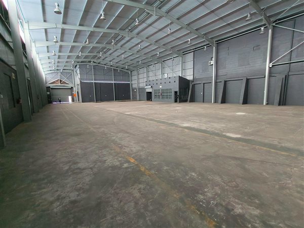 1 825  m² Industrial space