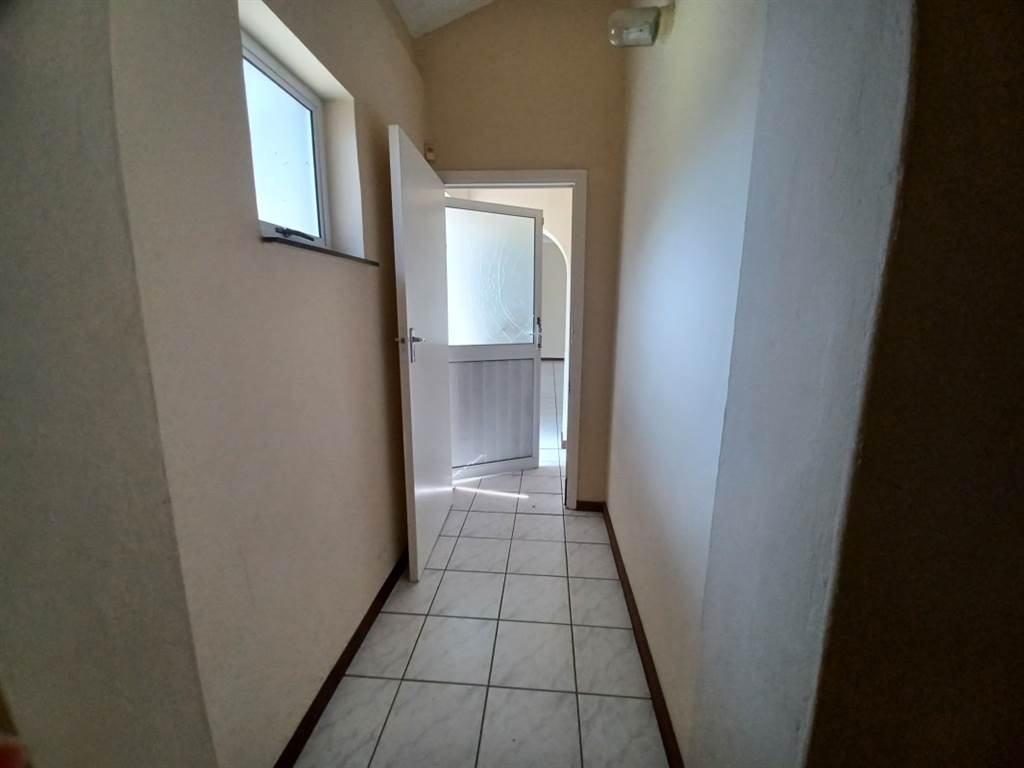 3 Bed House in Uvongo photo number 13