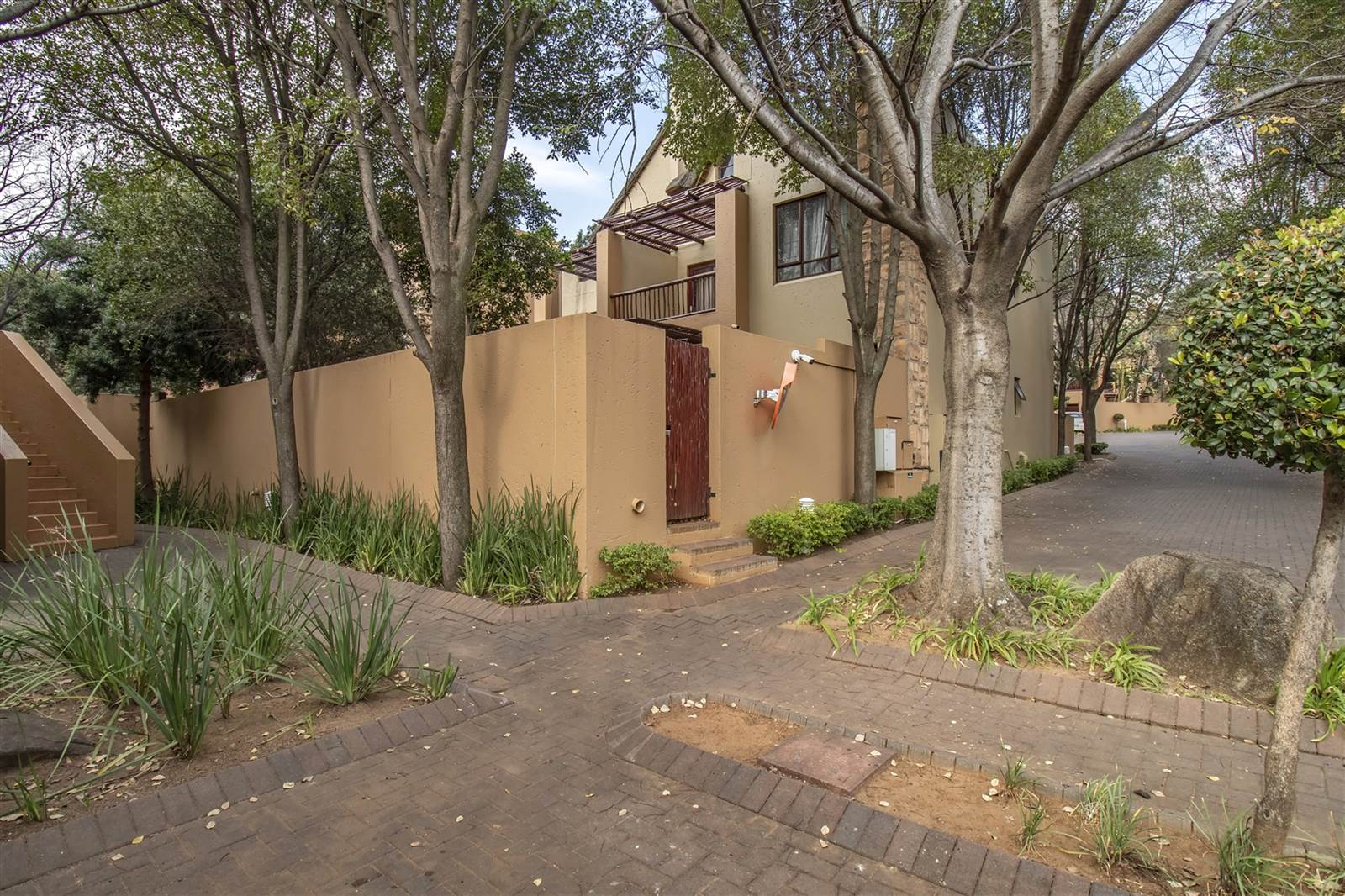 2 Bed Apartment in Douglasdale photo number 30