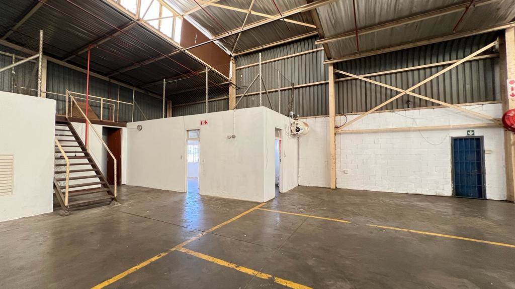 546  m² Industrial space in Selby photo number 3