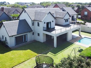 House in Cotswold Downs Estate