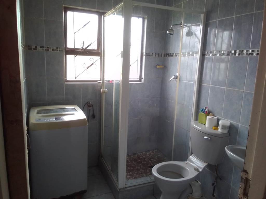 3 Bed House in Empangeni photo number 12