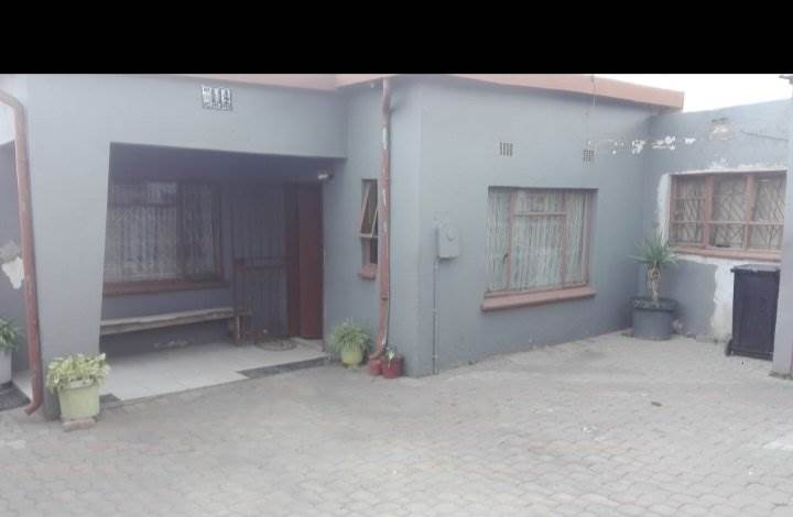 3 Bed House in Tembisa photo number 2