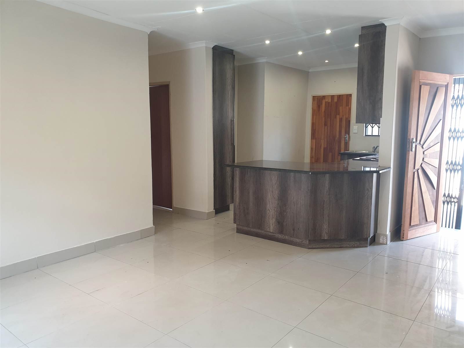 3 Bed Townhouse in Standerton Central photo number 2