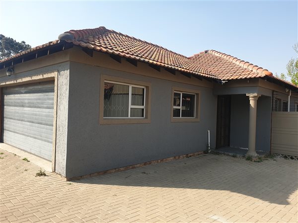 3 Bed Townhouse in Standerton Central