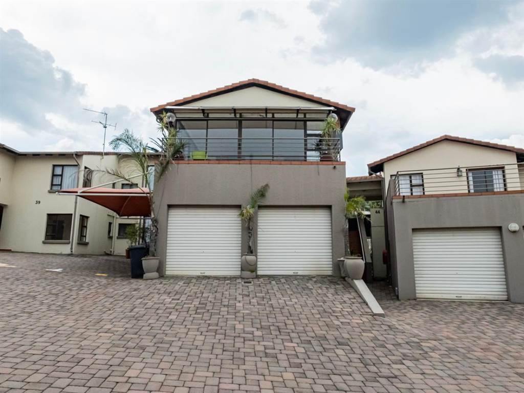 3 Bed Townhouse in Linksfield Ridge photo number 5