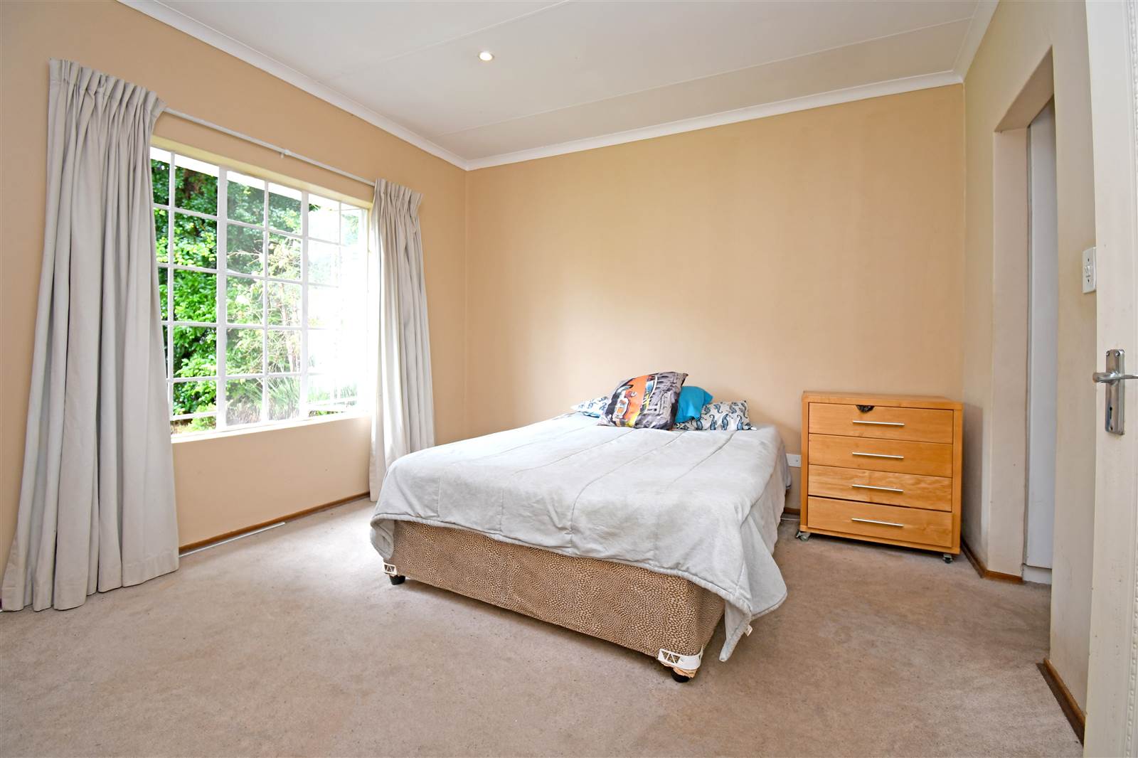 3 Bed Townhouse in Craighall Park photo number 15
