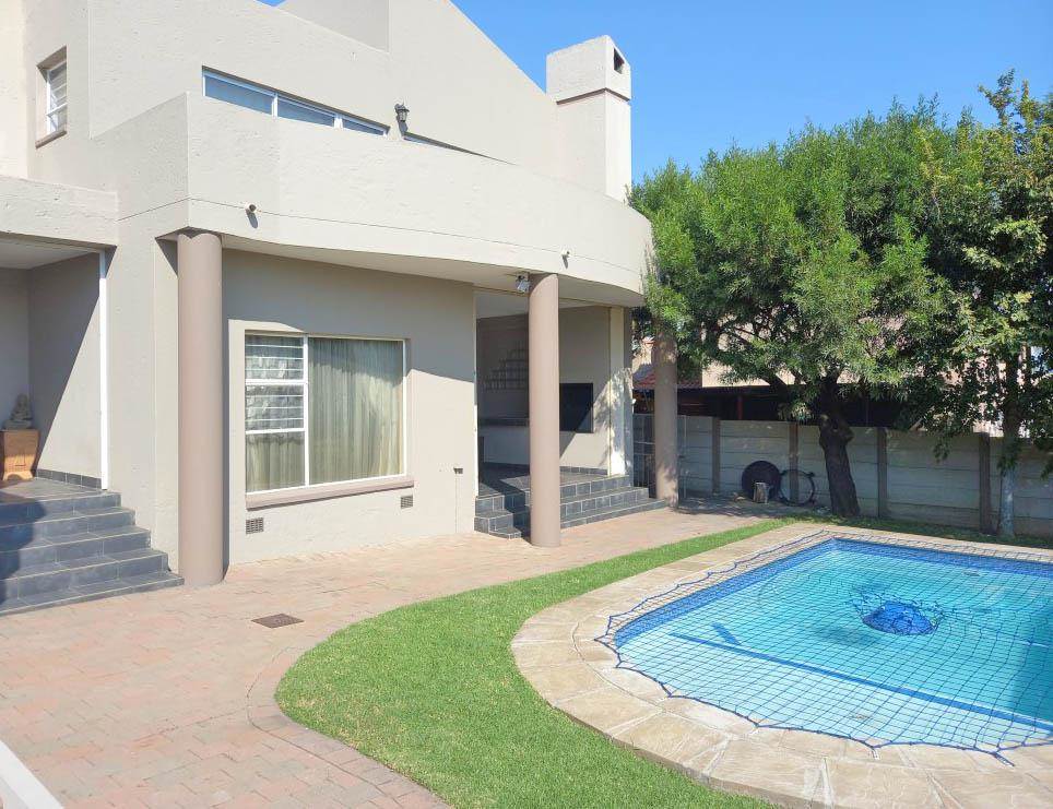 5 Bed House in Marais Steyn Park photo number 18
