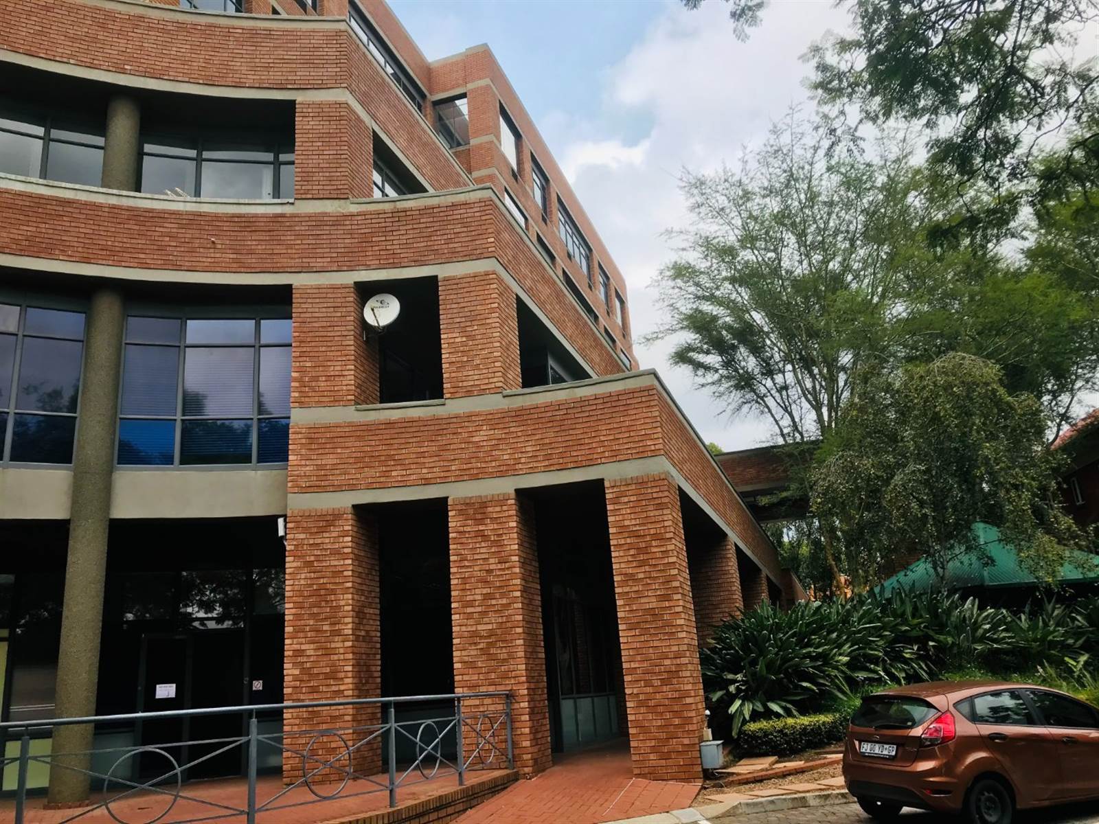 262  m² Commercial space in Parktown photo number 2