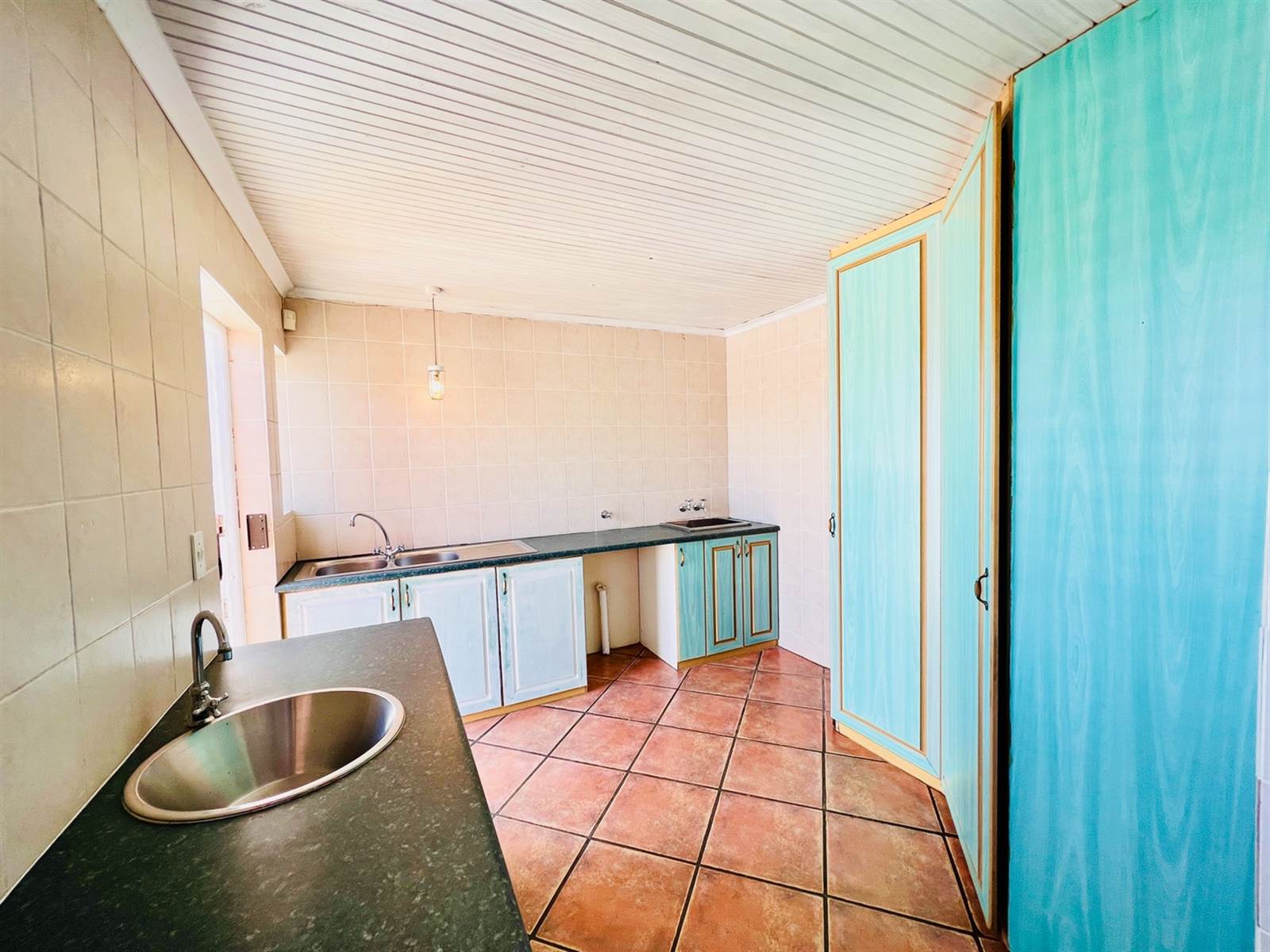 2 Bed House in Jacobsbaai photo number 8
