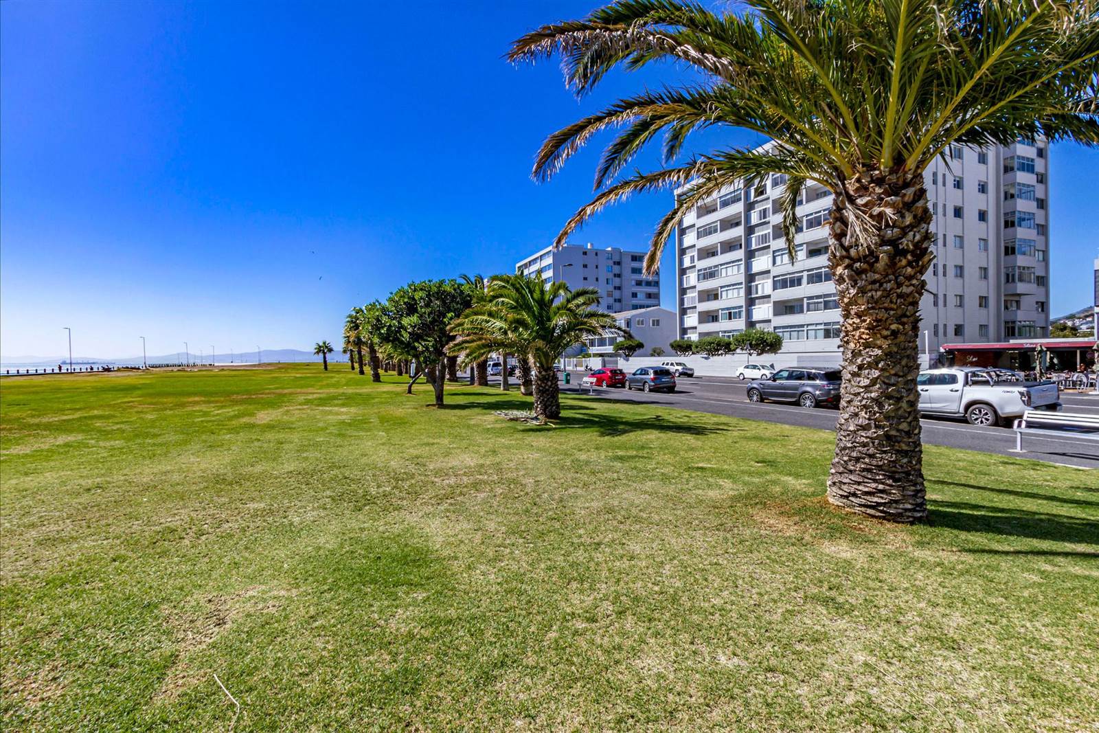 2 Bed Apartment in Mouille Point photo number 22
