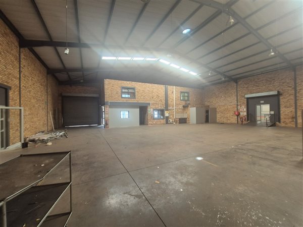 600 m² Industrial space 600 m² Industrial space
