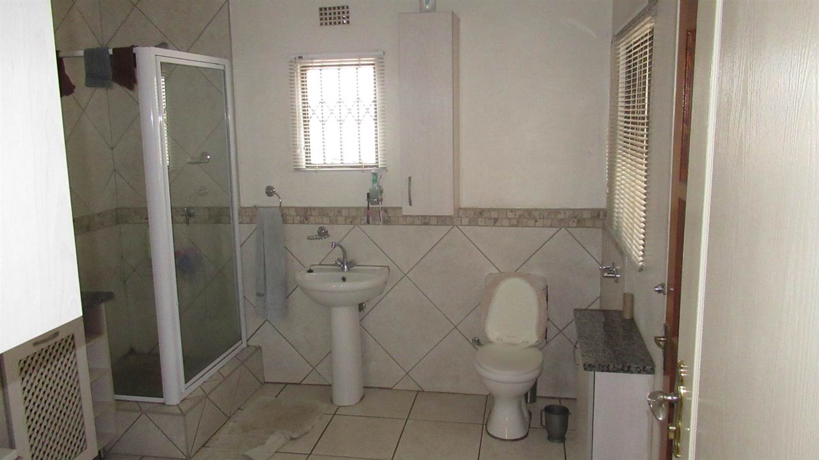 5 Bed House in Rust Ter Vaal photo number 12