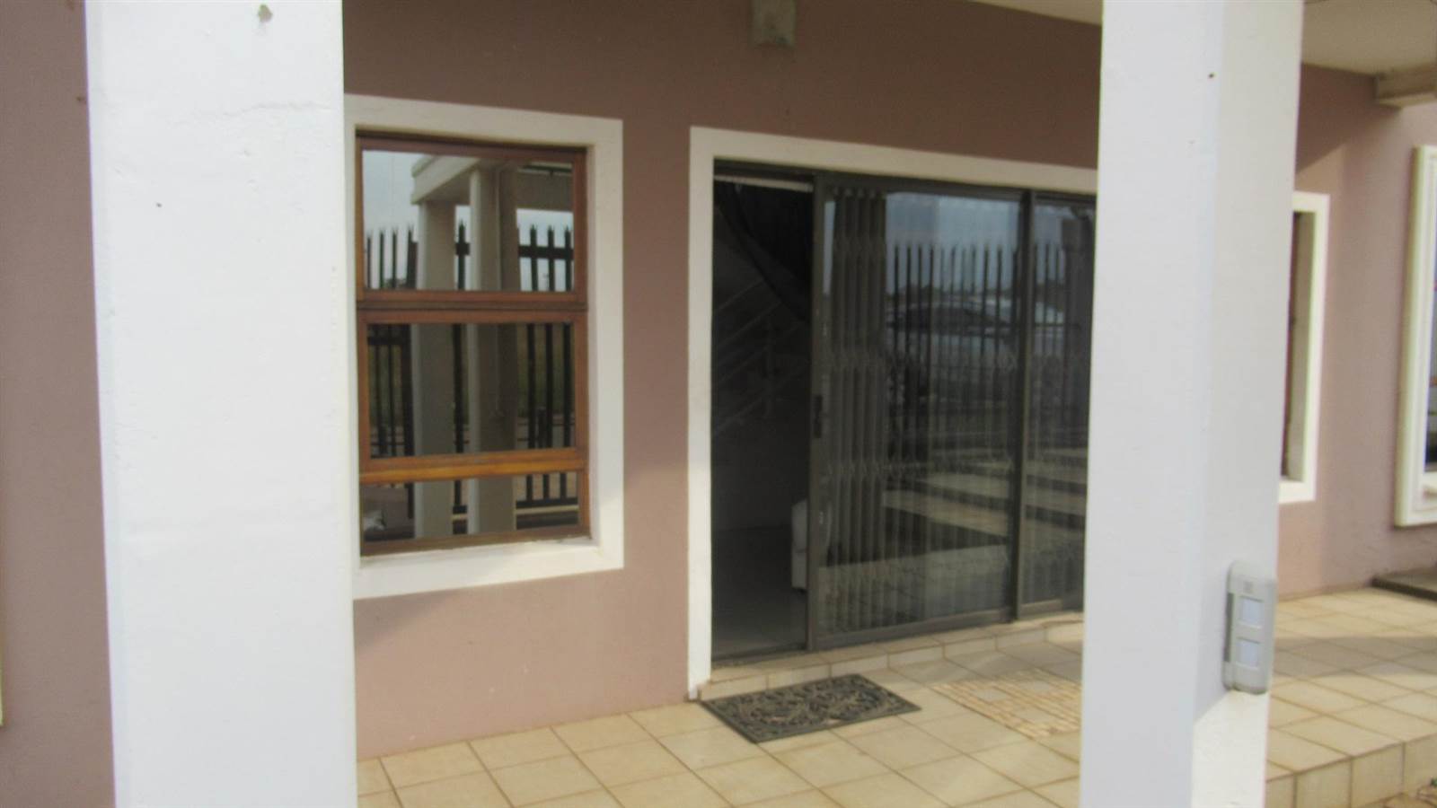 5 Bed House in Rust Ter Vaal photo number 6