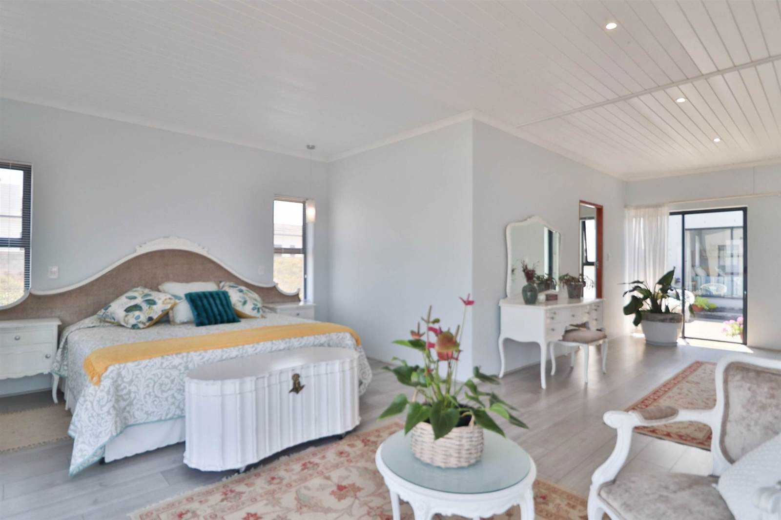 6 Bed House in Yzerfontein photo number 8