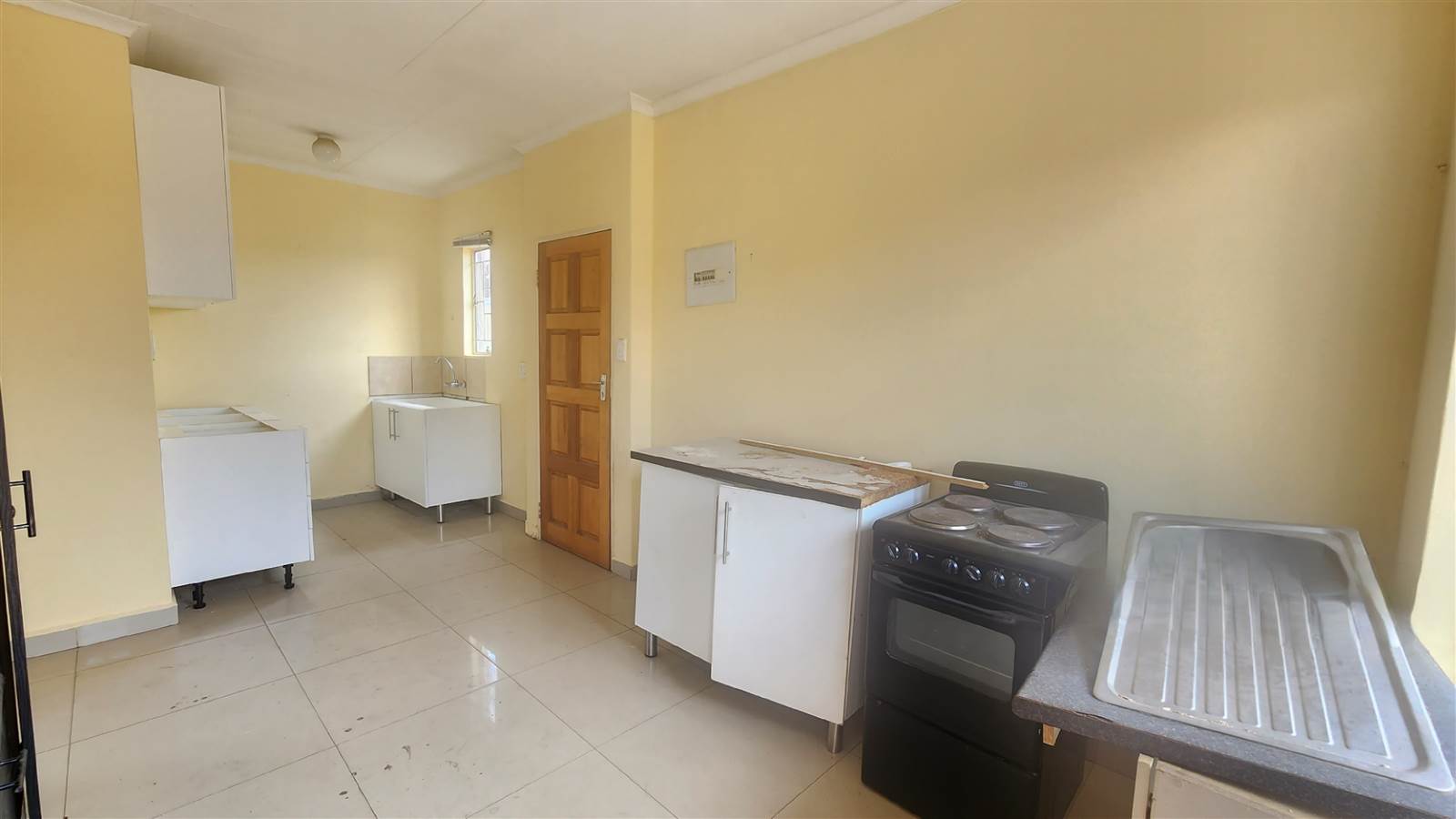 2 Bed Cluster in Bloubosrand photo number 4