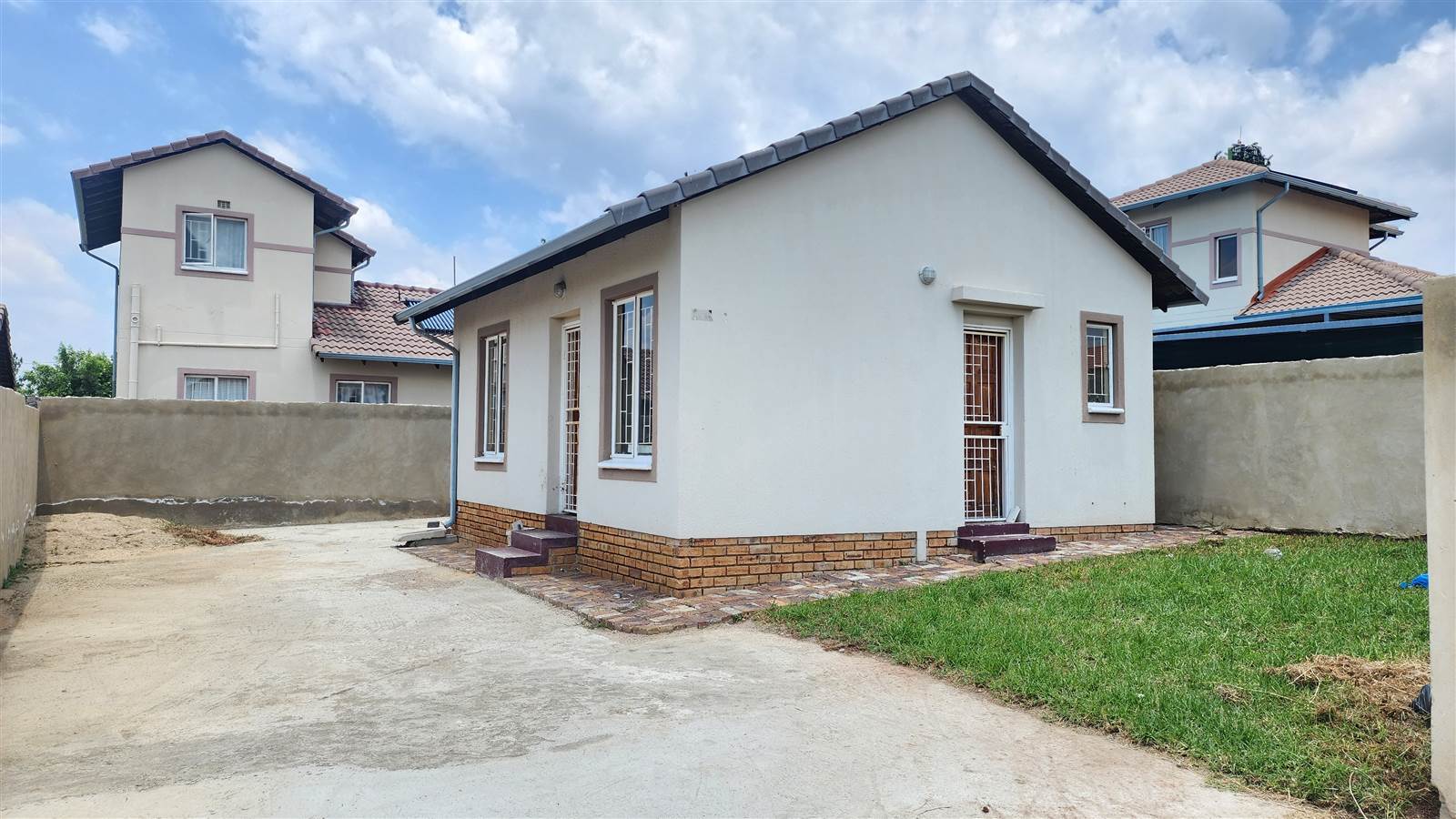 2 Bed Cluster in Bloubosrand photo number 3