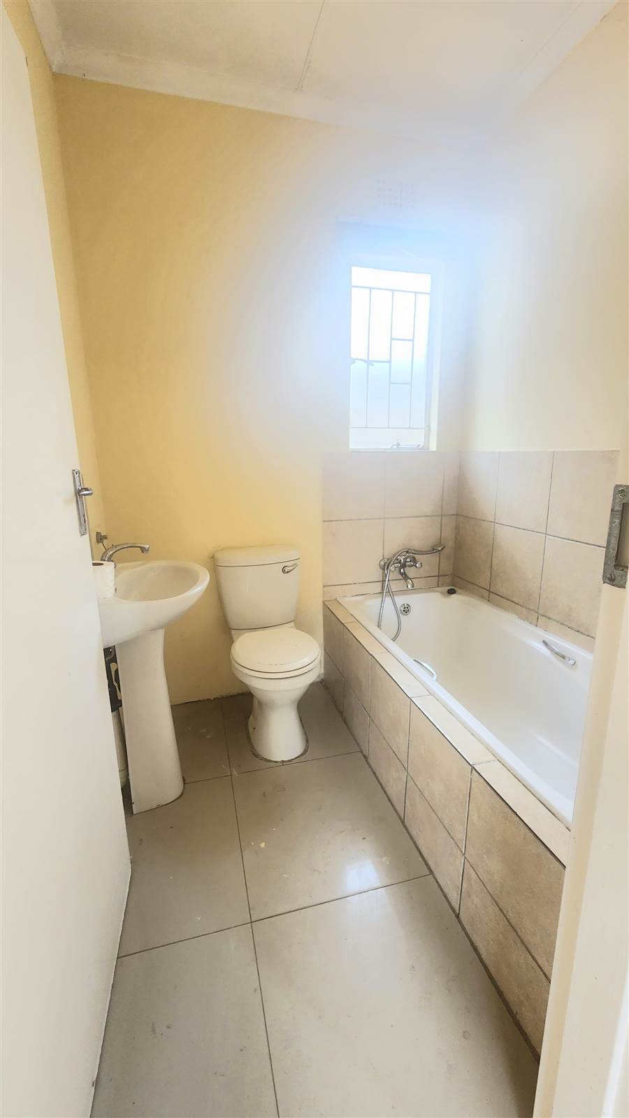 2 Bed Cluster in Bloubosrand photo number 16
