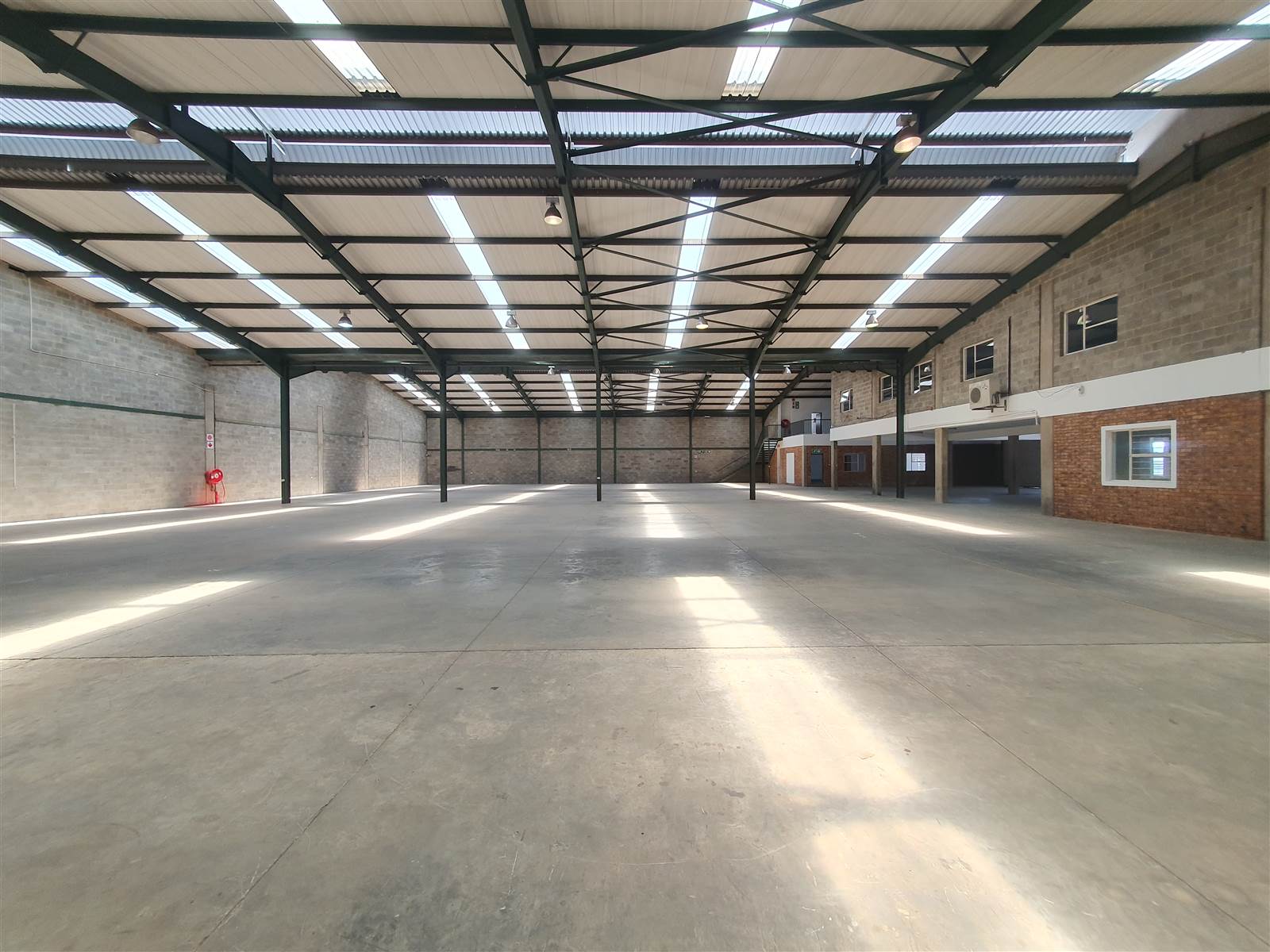 2361  m² Industrial space in Ormonde photo number 3