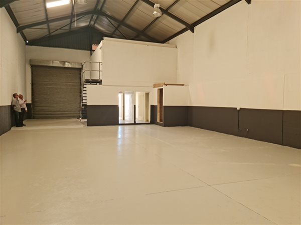 275  m² Industrial space