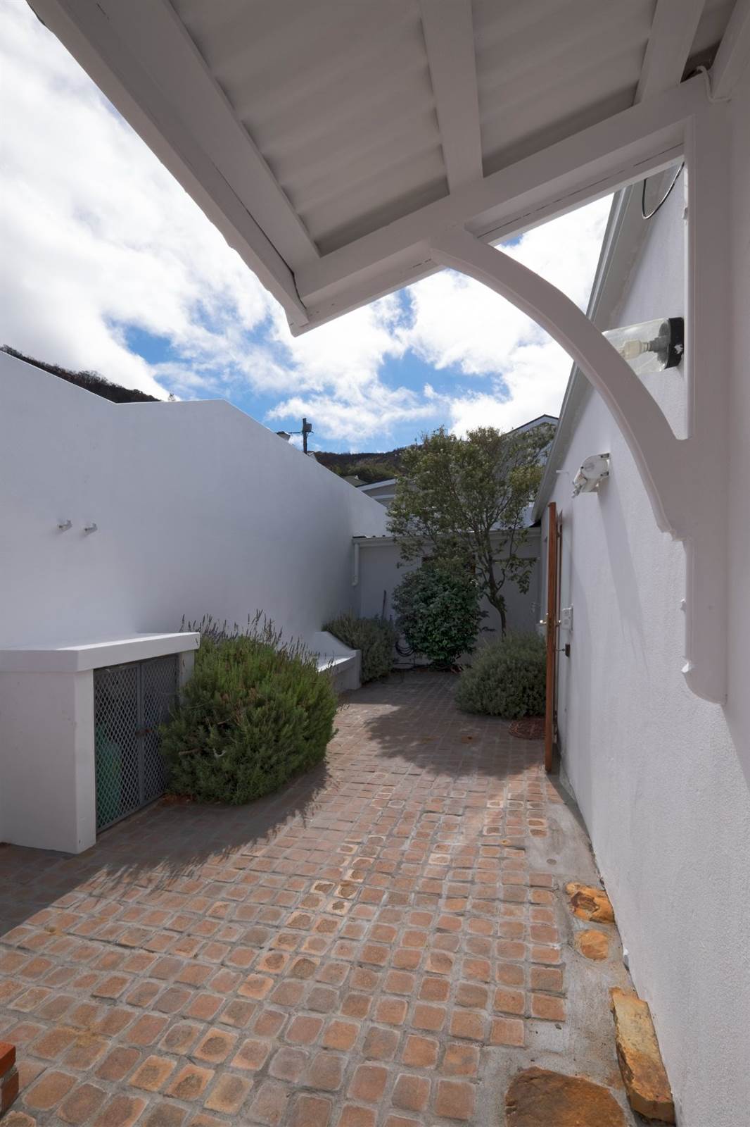 3 Bed House in Simons Town photo number 15