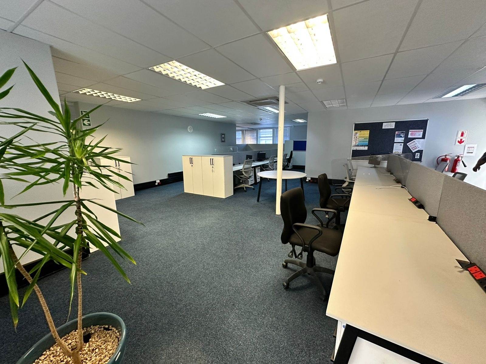 1400  m² Office Space in Richmond Hill photo number 8