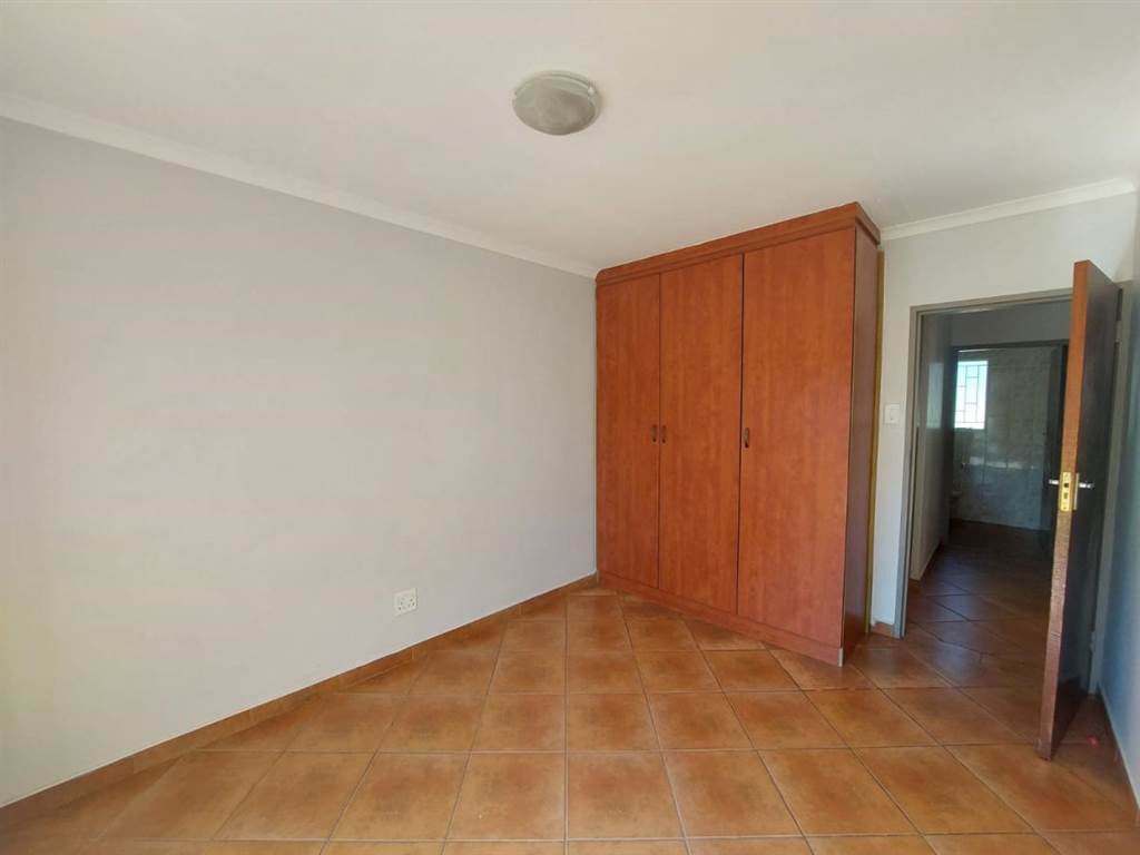 3 Bed Townhouse in Secunda photo number 12