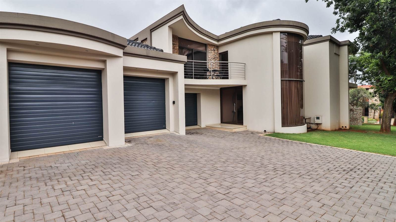 4 Bed House in Ebotse Estate photo number 5