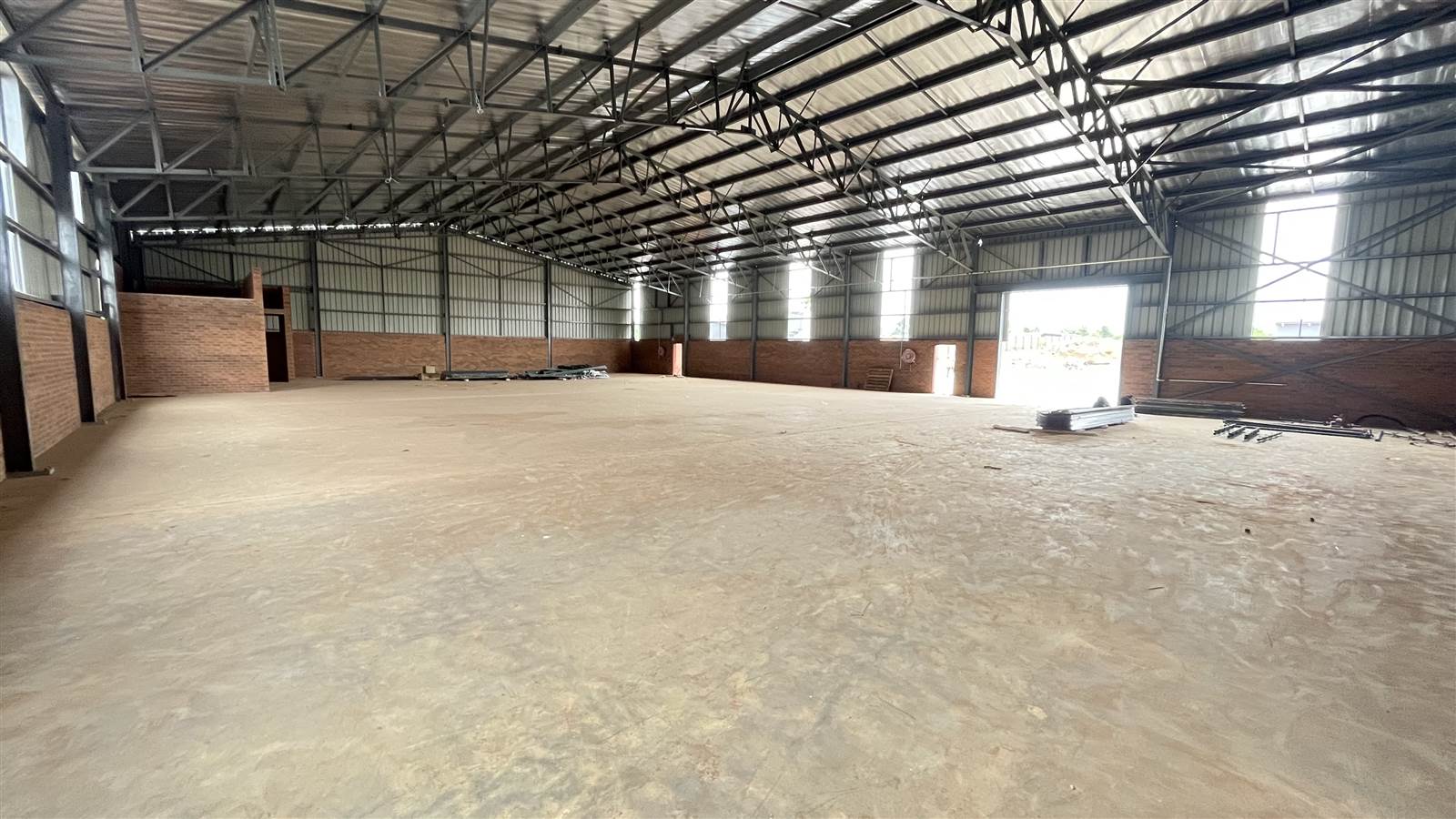 1091  m² Industrial space in Monavoni photo number 4