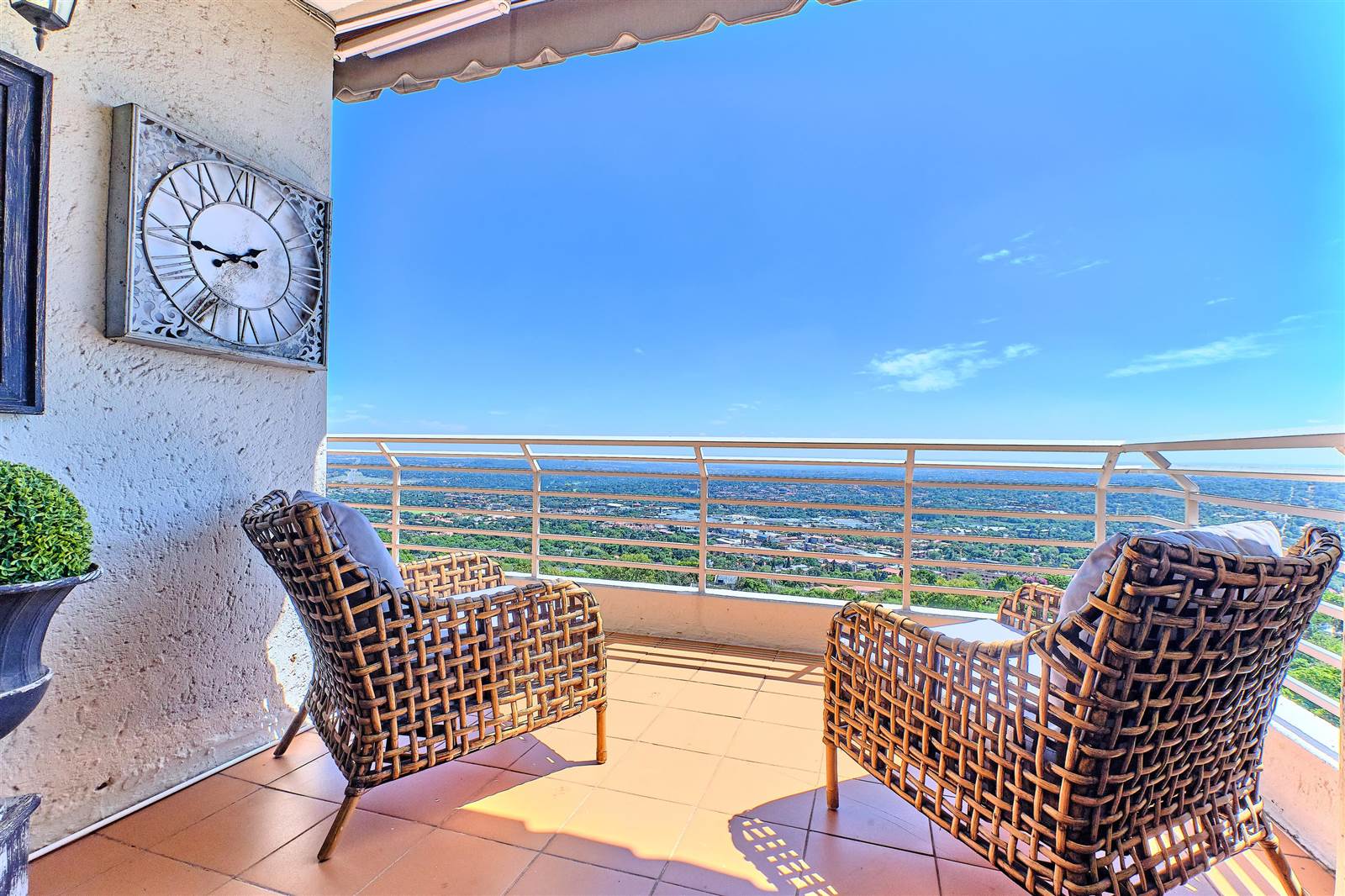 2 Bed Apartment in Northcliff photo number 1