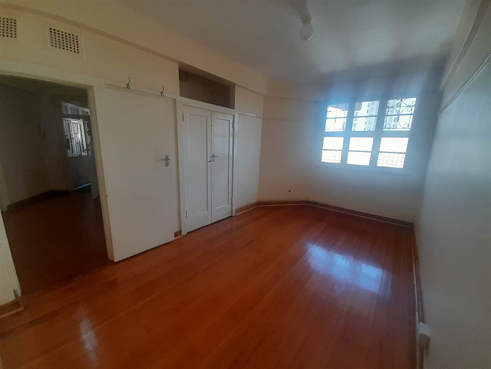 1 Bed House in Durban CBD photo number 21